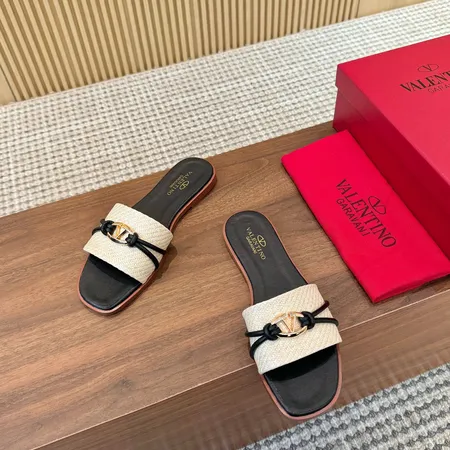 ヴァレンティノ スリッパ
