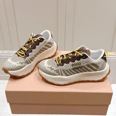 ミュウミュウ カジュアルシューズ