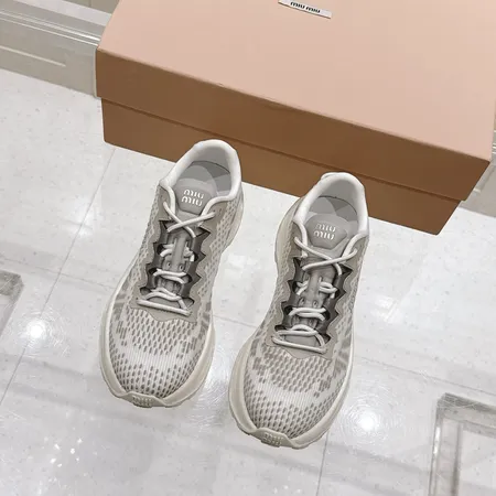 ミュウミュウ カジュアルシューズ