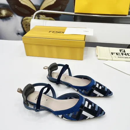 フェンディ サンダル