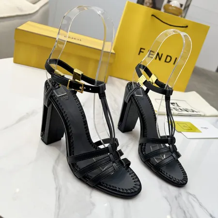 フェンディ サンダル