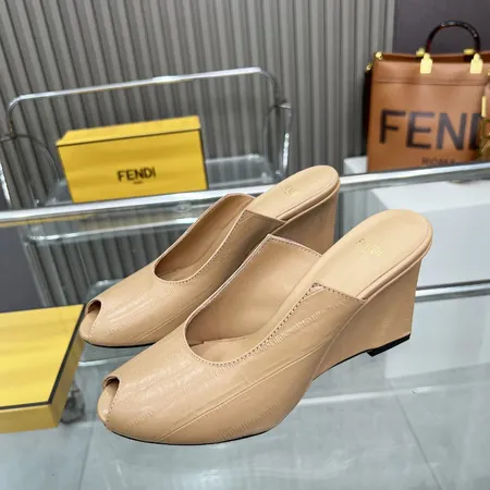 フェンディ サンダル