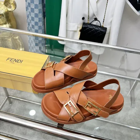 フェンディ サンダル