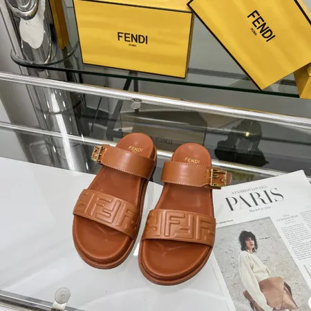 フェンディ サンダル
