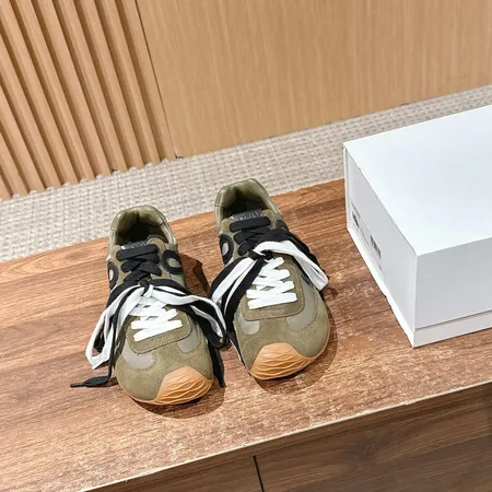 ロエベ スニーカー