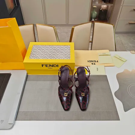 フェンディ サンダル