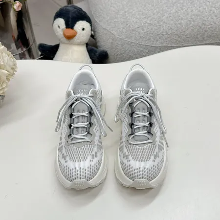 ミュウミュウ スニーカー