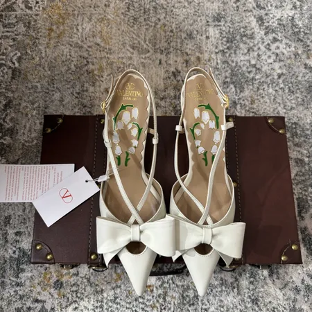 ヴァレンティノ サンダル