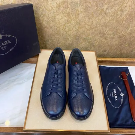 プラダ カジュアルシューズ