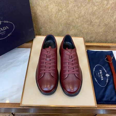 プラダ カジュアルシューズ