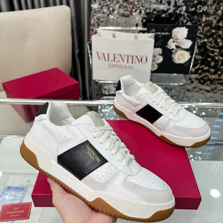 ヴァレンティノ カジュアルシューズ