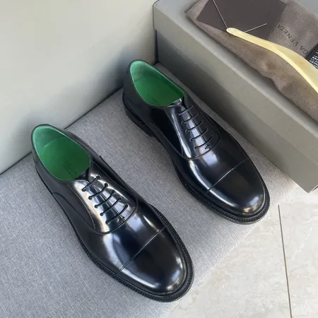 ボッテガ ヴェネタ ビジネスシューズ