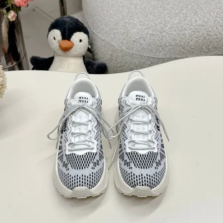 ミュウミュウ スニーカー