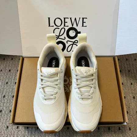 ロエベ スニーカー