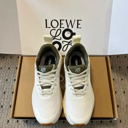 ロエベ スニーカー