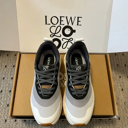 ロエベ スニーカー