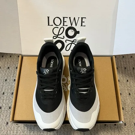 ロエベ スニーカー