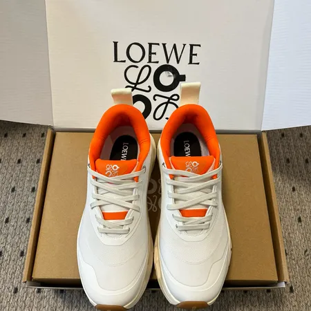 ロエベ スニーカー