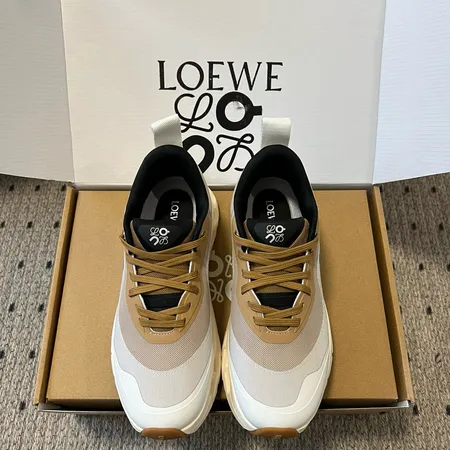 ロエベ スニーカー
