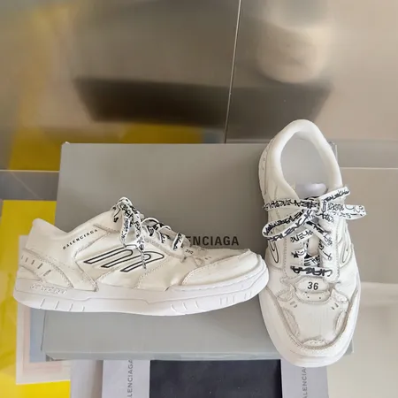 バレンシアガ カジュアルシューズ