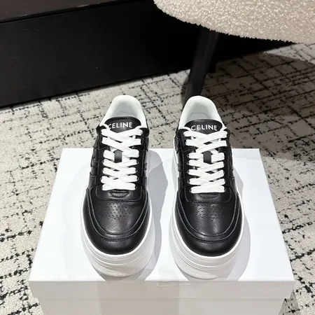 セリーヌ カジュアルシューズ
