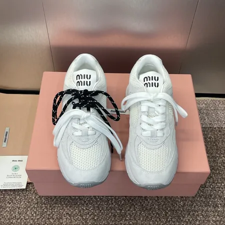 ミュウミュウ スニーカー
