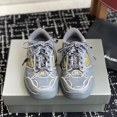 バレンシアガ カジュアルシューズ