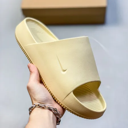 ナイキ スリッパ