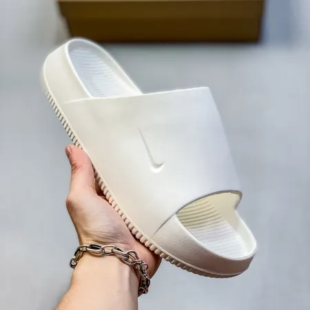 ナイキ スリッパ