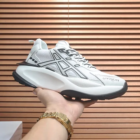 ジバンシィ スニーカー