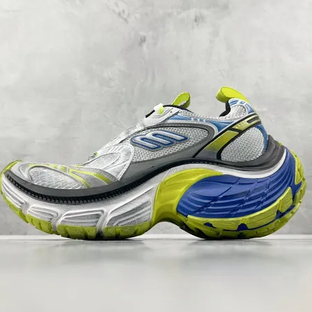 バレンシアガ スニーカー