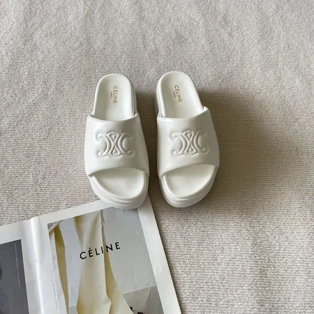セリーヌ スリッパ