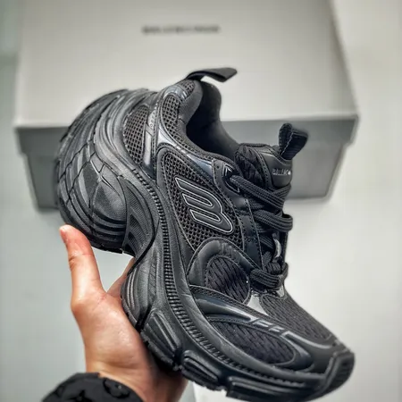 バレンシアガ スニーカー