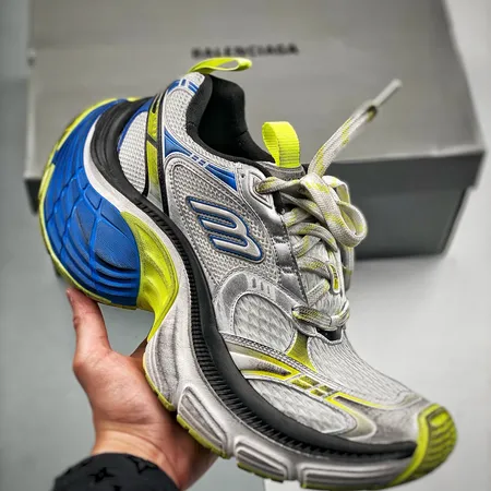 バレンシアガ スニーカー