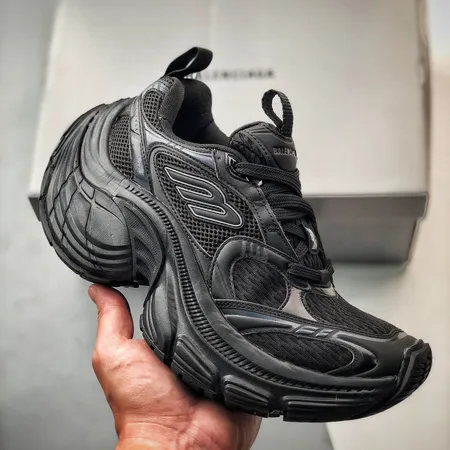 バレンシアガ スニーカー