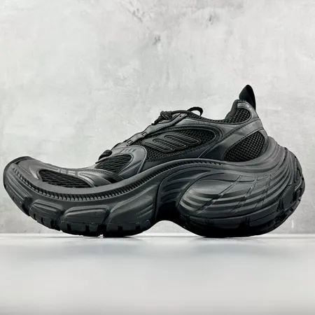 バレンシアガ スニーカー