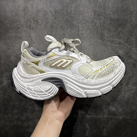 バレンシアガ スニーカー