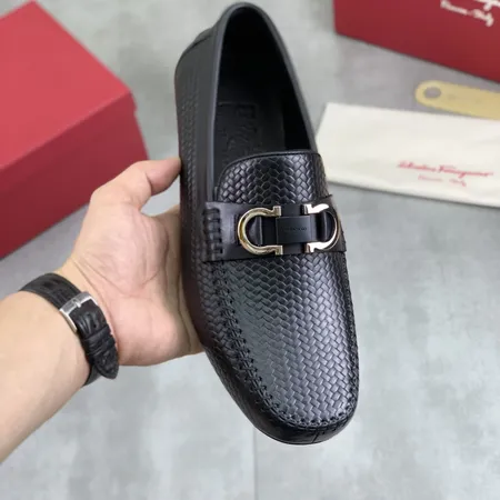 フェラガモ カジュアルシューズ