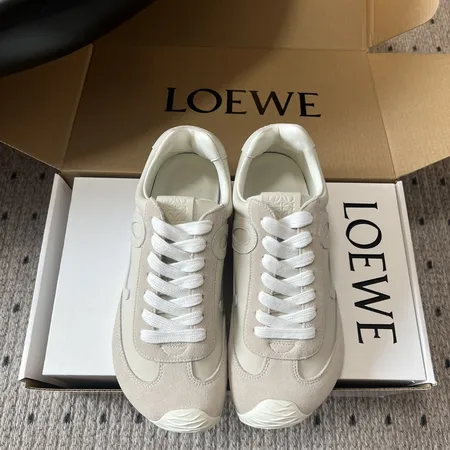ロエベ スニーカー
