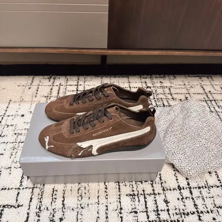 バレンシアガ カジュアルシューズ