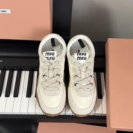 ミュウミュウ スニーカー