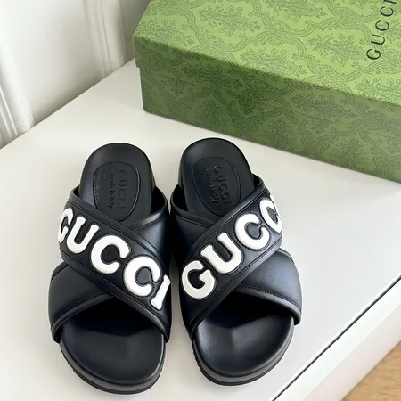 グッチ スリッパ