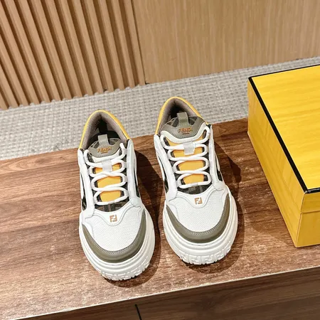 フェンディ カジュアルシューズ