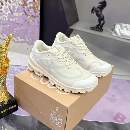 ロエベ スニーカー