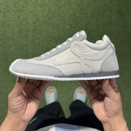 ロエベ スニーカー