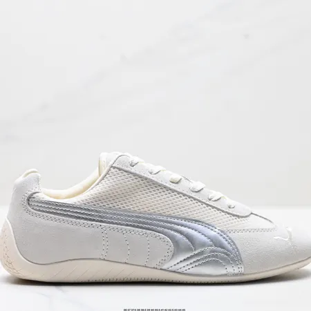 プーマ スニーカー