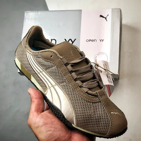 プーマ スニーカー