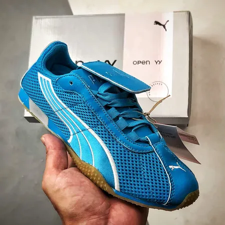 プーマ スニーカー