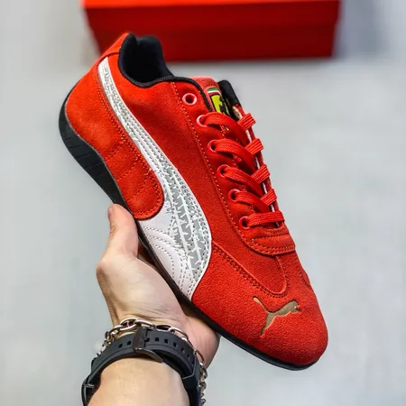 プーマ スニーカー