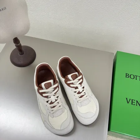 ボッテガ ヴェネタ スニーカー